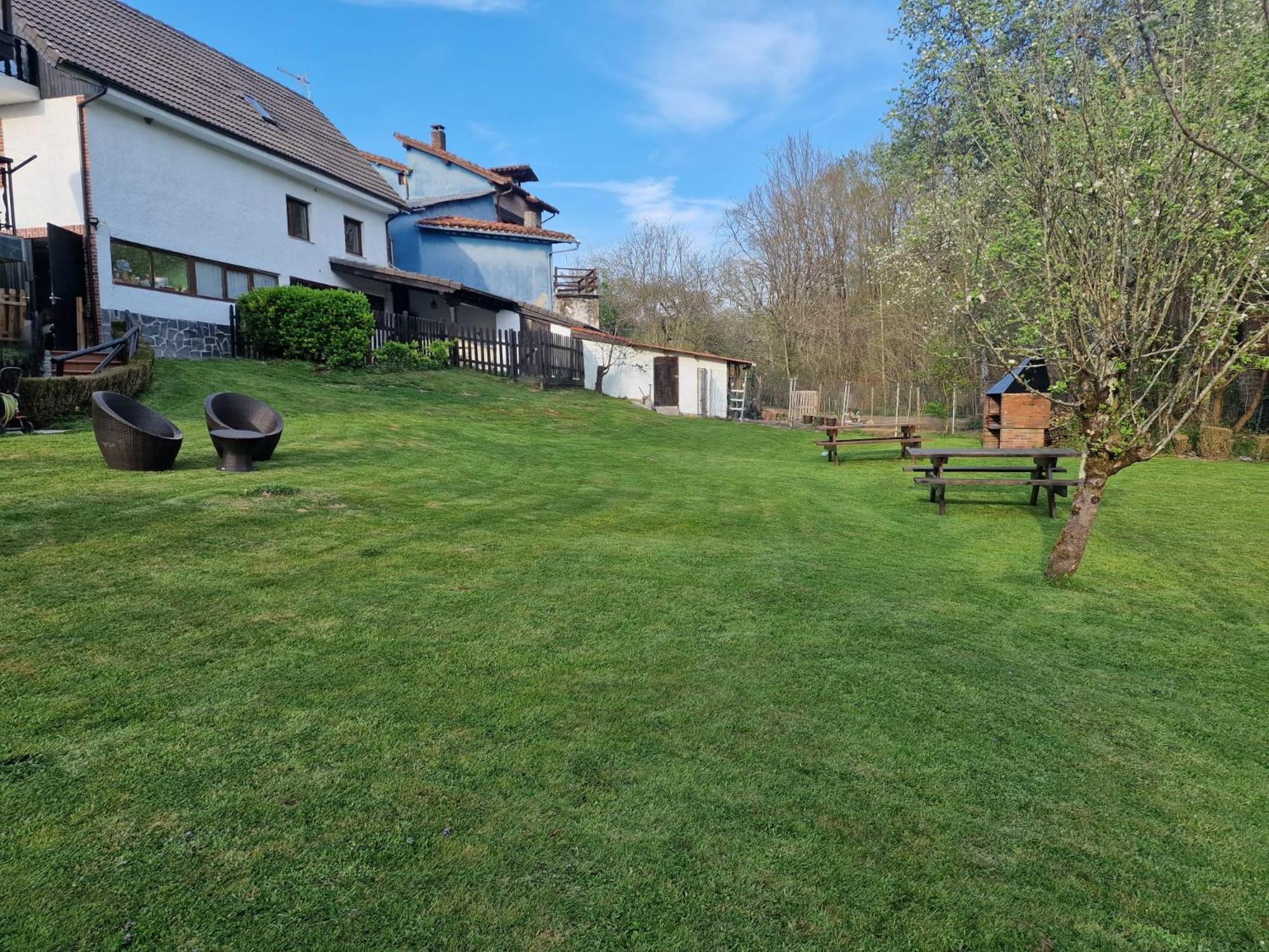 Alojamiento Con Jardin Y Barbacoa Onís Kültér fotó